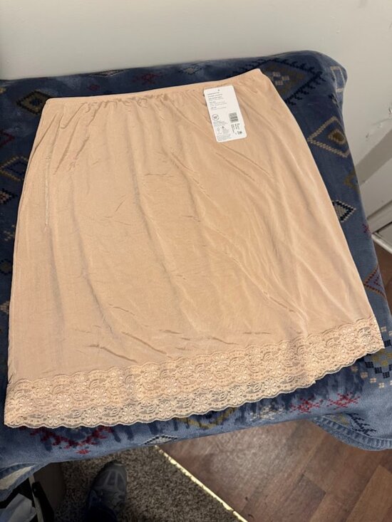 Jockey Other - jockey ultralight smoothing half slip size xl beige